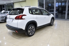 PEUGEOT 2008 1.5 HDI ALLURE 18 PEUGEOT 2008 1.5 HDI ALLURE 18