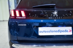 PEUGEOT 3008 1.5 HDI 130CV Allure 23