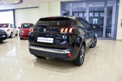 PEUGEOT 3008 1.5 HADI 130CV Allure 4