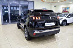 PEUGEOT 3008 1.5 HADI 130CV Allure 6