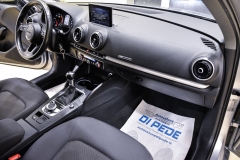 AUDI A3 Spb 1.6TSI 116CV Business 38