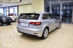 AUDI A3 Spb 1.6TSI 116CV Business 4