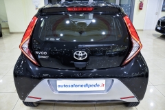 TOYOTA AYGO 1,0I 72CV X-Cool 27