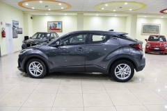 TOYOTA C-HR 1.8 Hybrid 98CV Active 13