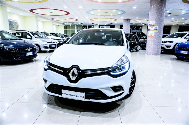 RENAULT CLIO 900i MOSCHINO USATA 1