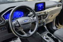 FORD KUGA 1.5 TDCI 120CV Titanium Business 45