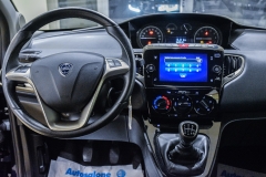 LANCIA Y 1.0 Hybrid 70CV Ecochic GOLD 41
