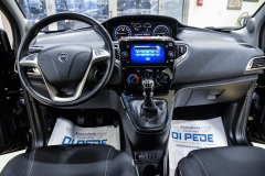 LANCIA Y 1.0 Hybrid 70CV Firefly 34