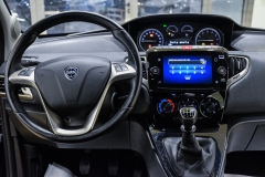 LANCIA Y 1.0 Hybrid 70CV Firefly 37