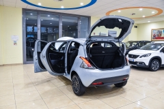 LANCIA Y 1,0 Hybrid 70CV Firefly Oro 12