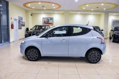 LANCIA Y 1,0 Hybrid 70CV Firefly Oro 13