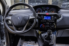 LANCIA Y 1,0 Hybrid 70CV Firefly Oro 37