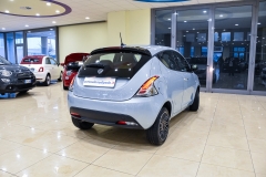 LANCIA Y 1,0 Hybrid 70CV Firefly Oro 4