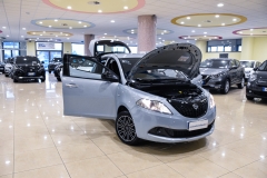 LANCIA Y 1,0 Hybrid 70CV Firefly Oro 9