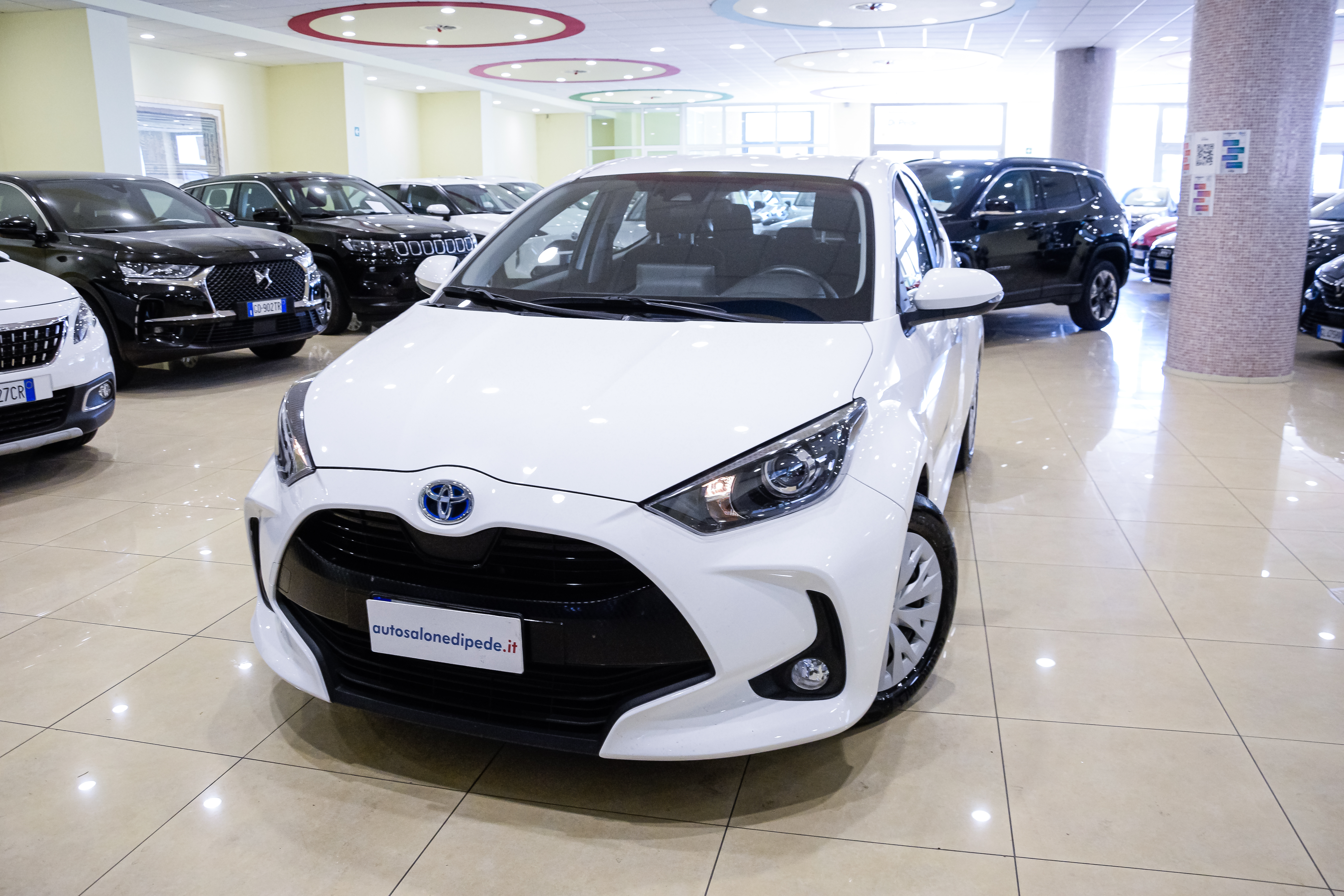 TOYOTA YARIS 1.5 HYBRID 1