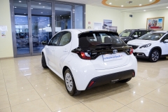 TOYOTA YARIS 1.5 HYBRID 6