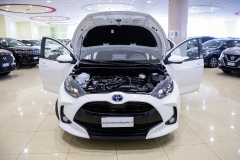 TOYOTA YARIS 1.5 HYBRID 8