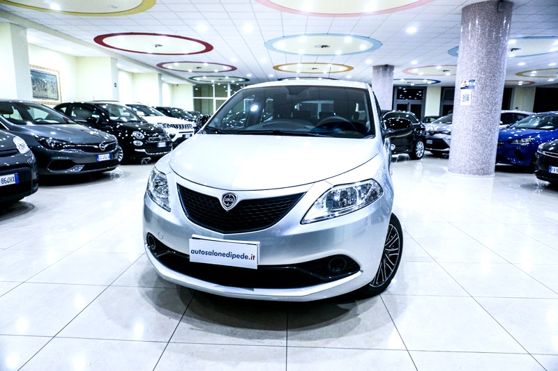 LANCIA YPSILON benzina usata 1