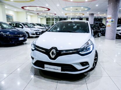 RENAULT CLIO 0.9i MOSCHINO INTENS